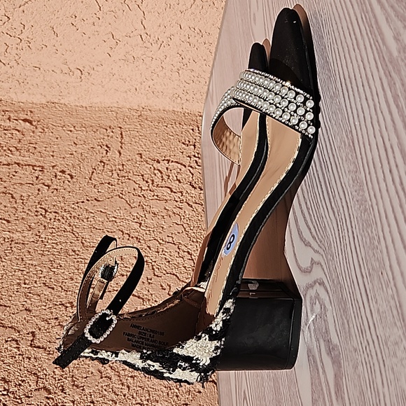 Betsey Johnson Annela embellished rhinestone sandals size 8.5 - Picture 3 of 15